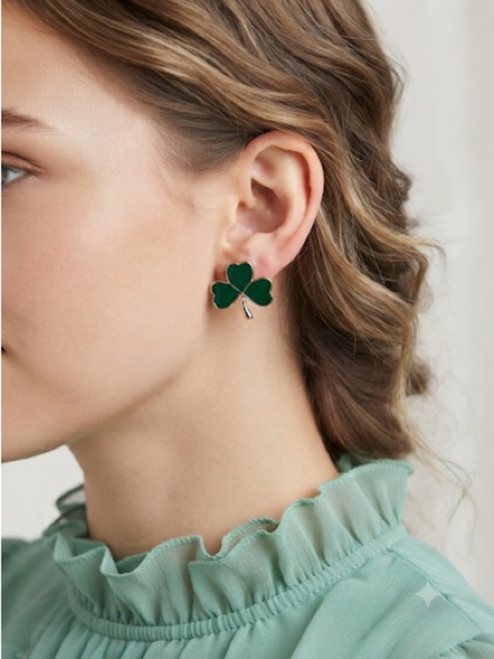 Green Shamrock Stud Earrings Gold Tone